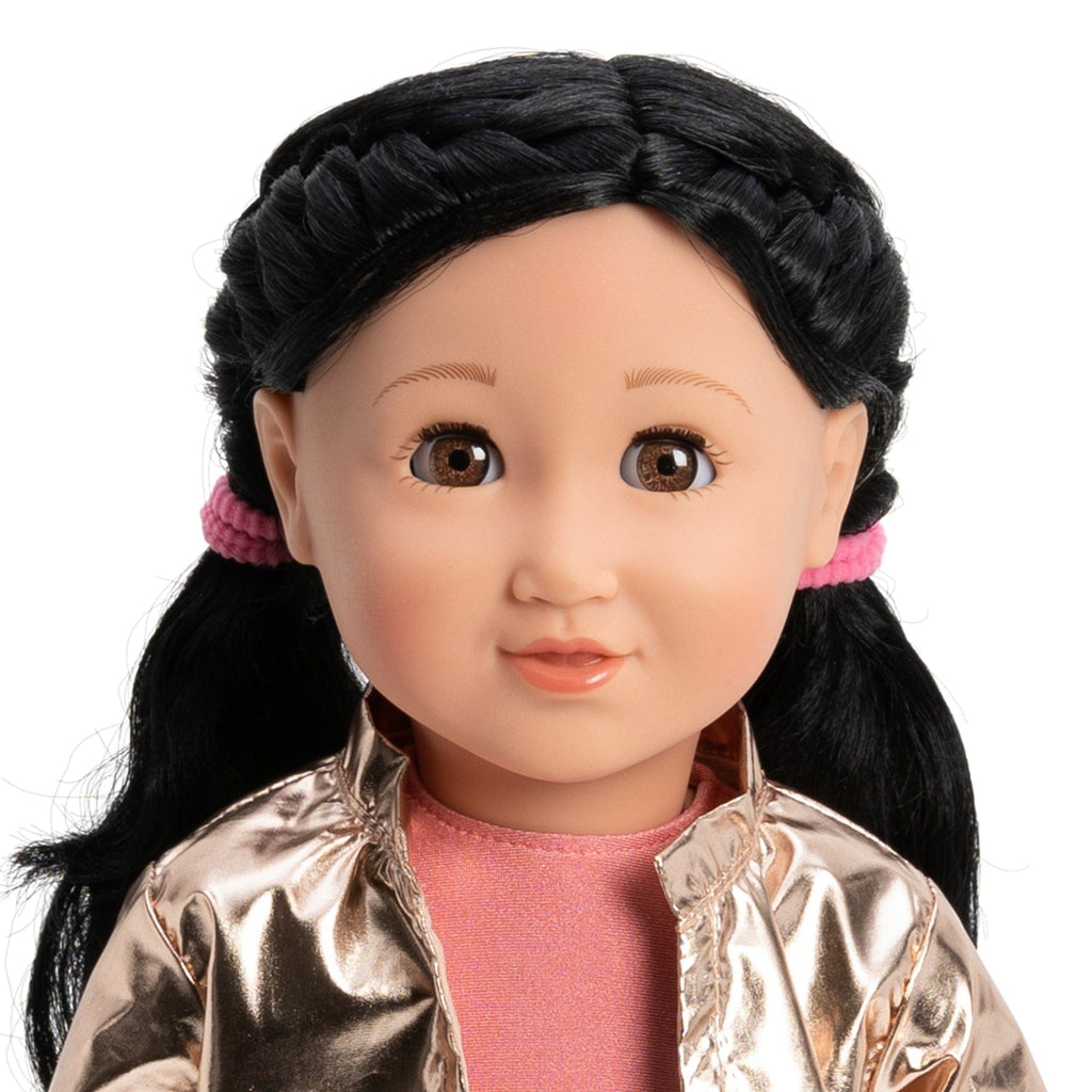 海外並行輸入正規品 アドラ 赤ちゃん人形 ベビー人形 リアル ADORA Asian 18-inch Doll Amazing Girls  Athletic Lily Exclusive